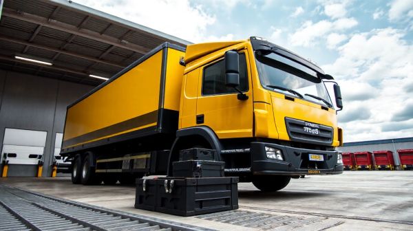 Découvrez les avantages de louer un camion de 20m3 avec hayon